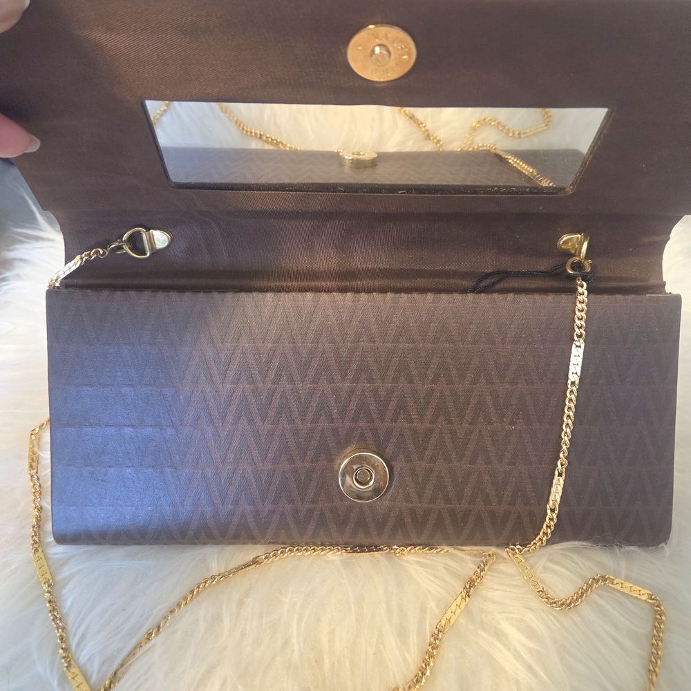 Valentino by Mario Valentino Wallet on Chain with Mirror
